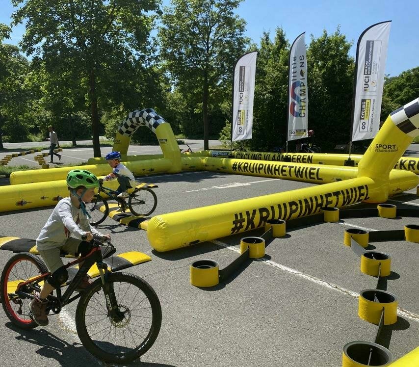 Les enfants prennent les rênes avec Little Champions