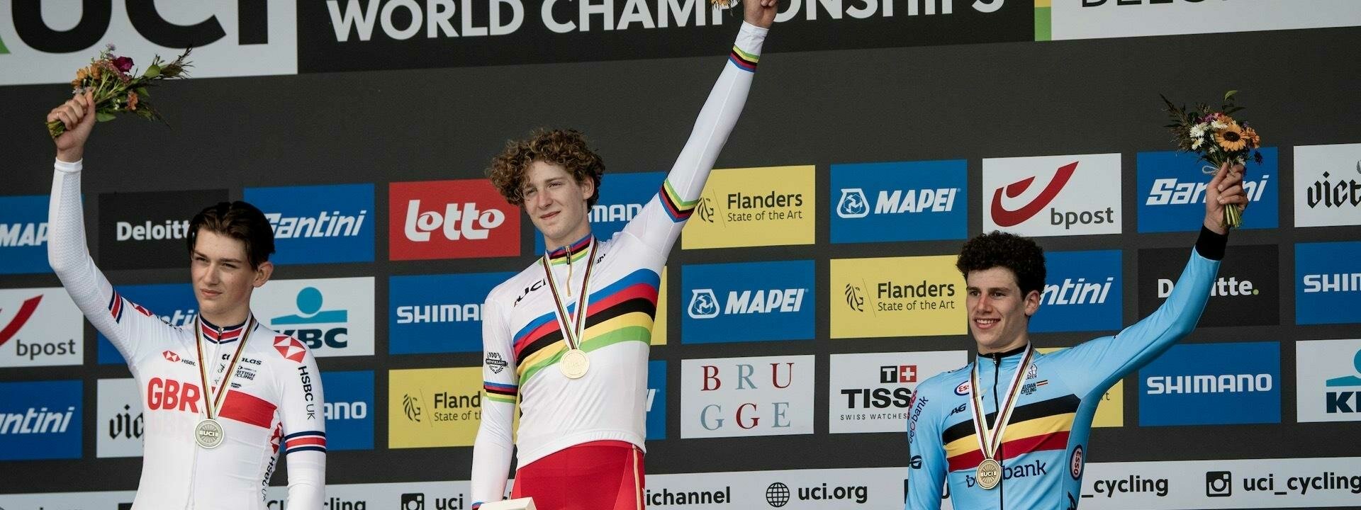 Wang devient le champion du monde le plus rapide de tous les temps chez les juniors messieurs