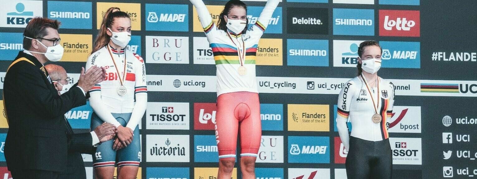 Ivanchenko lives up to her role as favourite